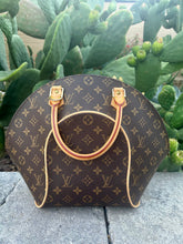 Louis Vuitton Monogram Ellipse