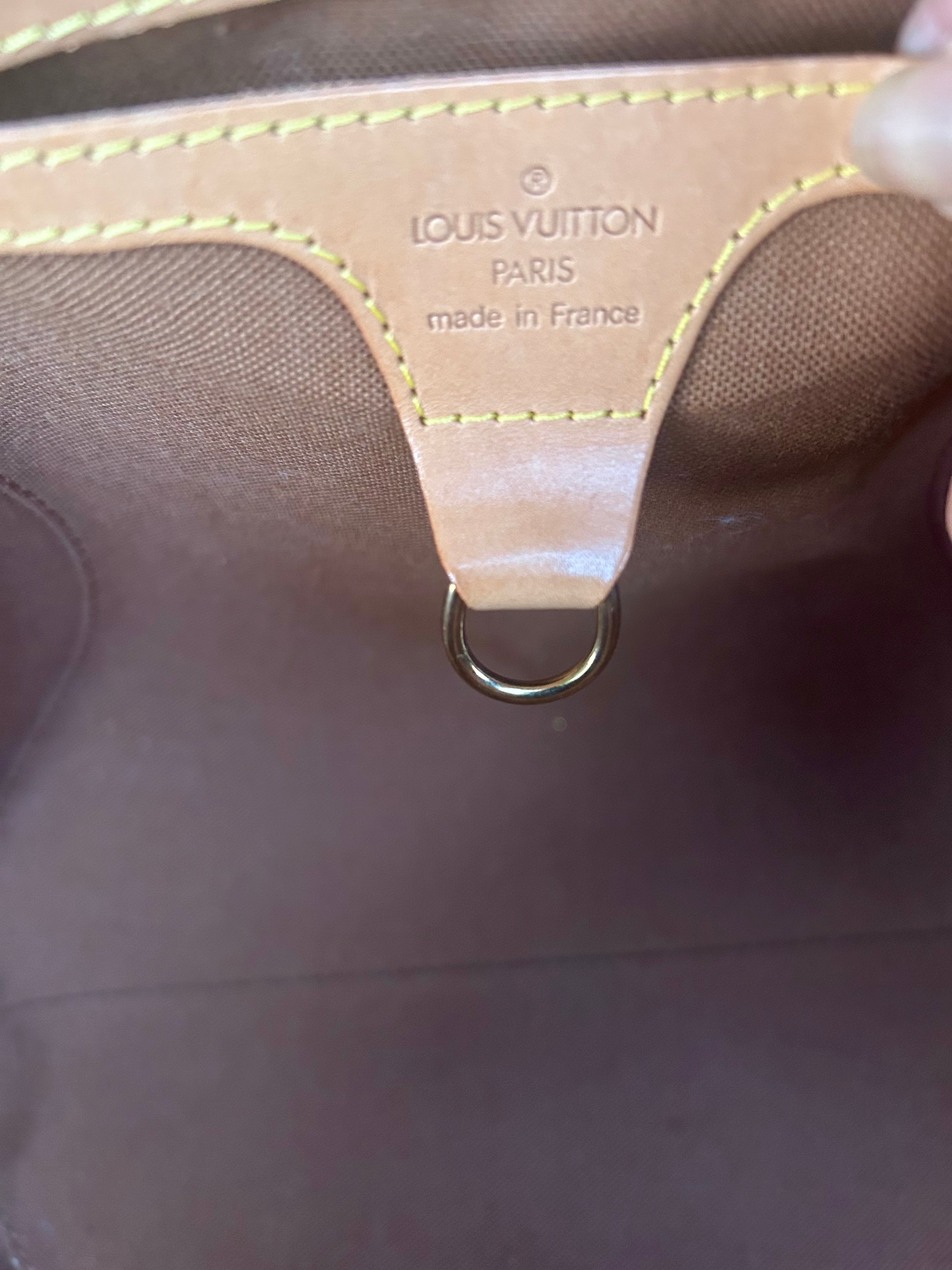 Louis Vuitton Monogram Ellipse